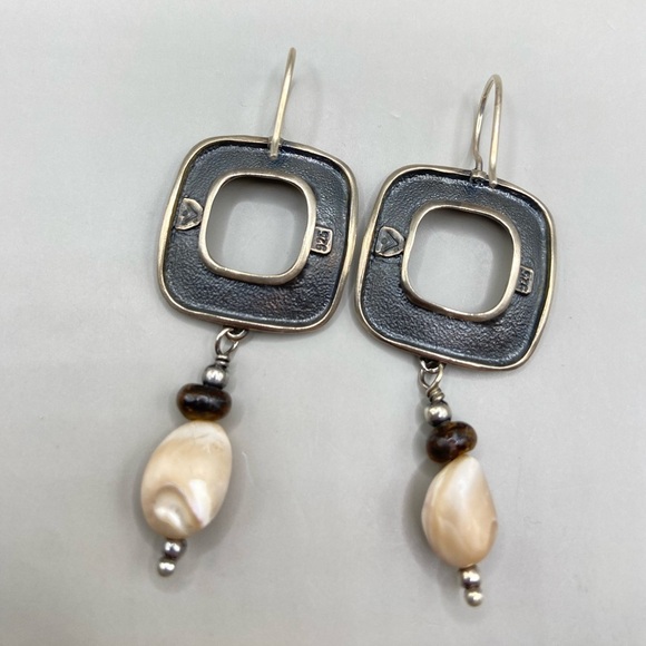 Silpada Hammered Silver Mother of Pearl Earrings - Picture 6 of 6